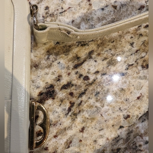 Vintage mid century ivory leather handbag. - Picture 13 of 13